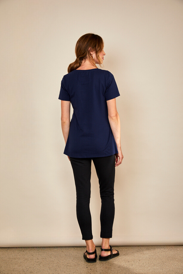 Bshirt Nursing Crew Neck T-shirt in Navy