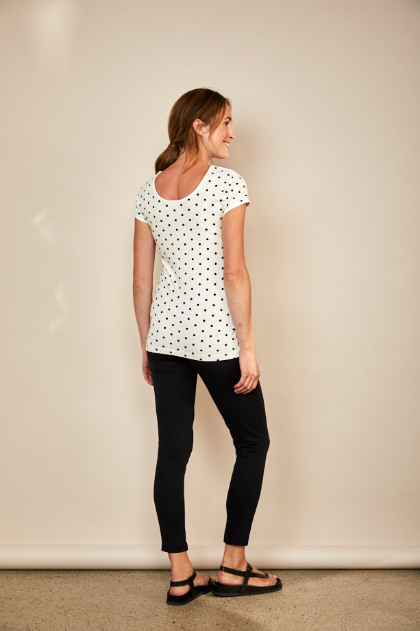 Bshirt Nursing Short Sleeve T-shirt in Cream & Black Spots